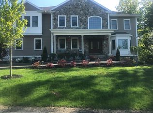 3 Cumberland Rd, Wakefield, MA 01880