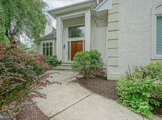 14 Pheasant Dr, Mount Laurel, NJ 08054