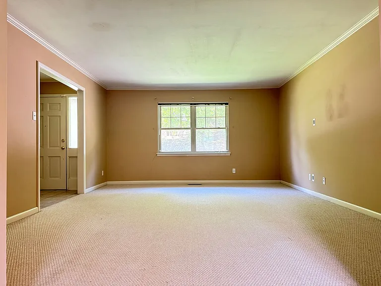 323 Auburn Dr — Photo 37