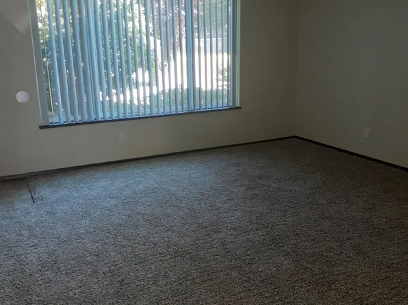 Little Madrid Apartments, 301 S 84th St #C12, Tacoma, WA 98444