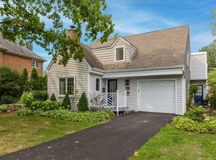 68 Waverly Ave, Clarendon Hills, IL