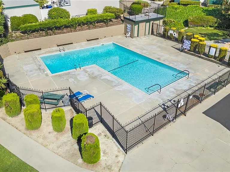 4990 Argyle Dr — Photo 32