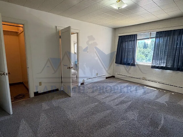 305 S 10th St #18 — Photo 3