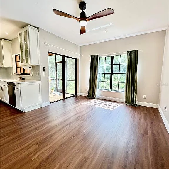 1050 Blackwater Dr — Photo 13