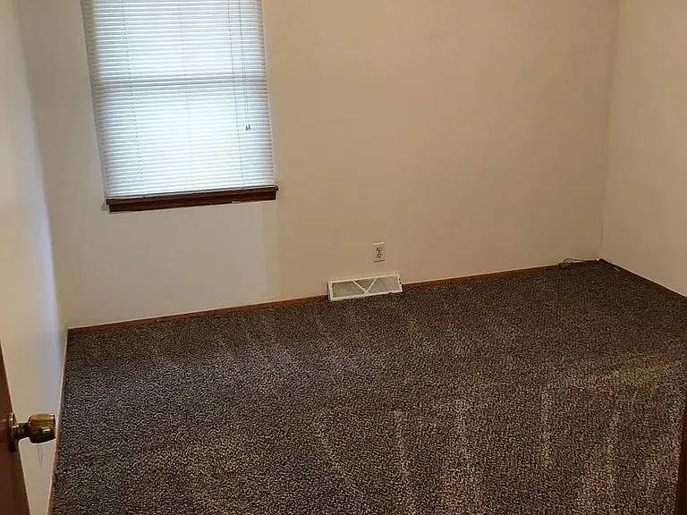 3007 S Park Ave #5 — Photo 2