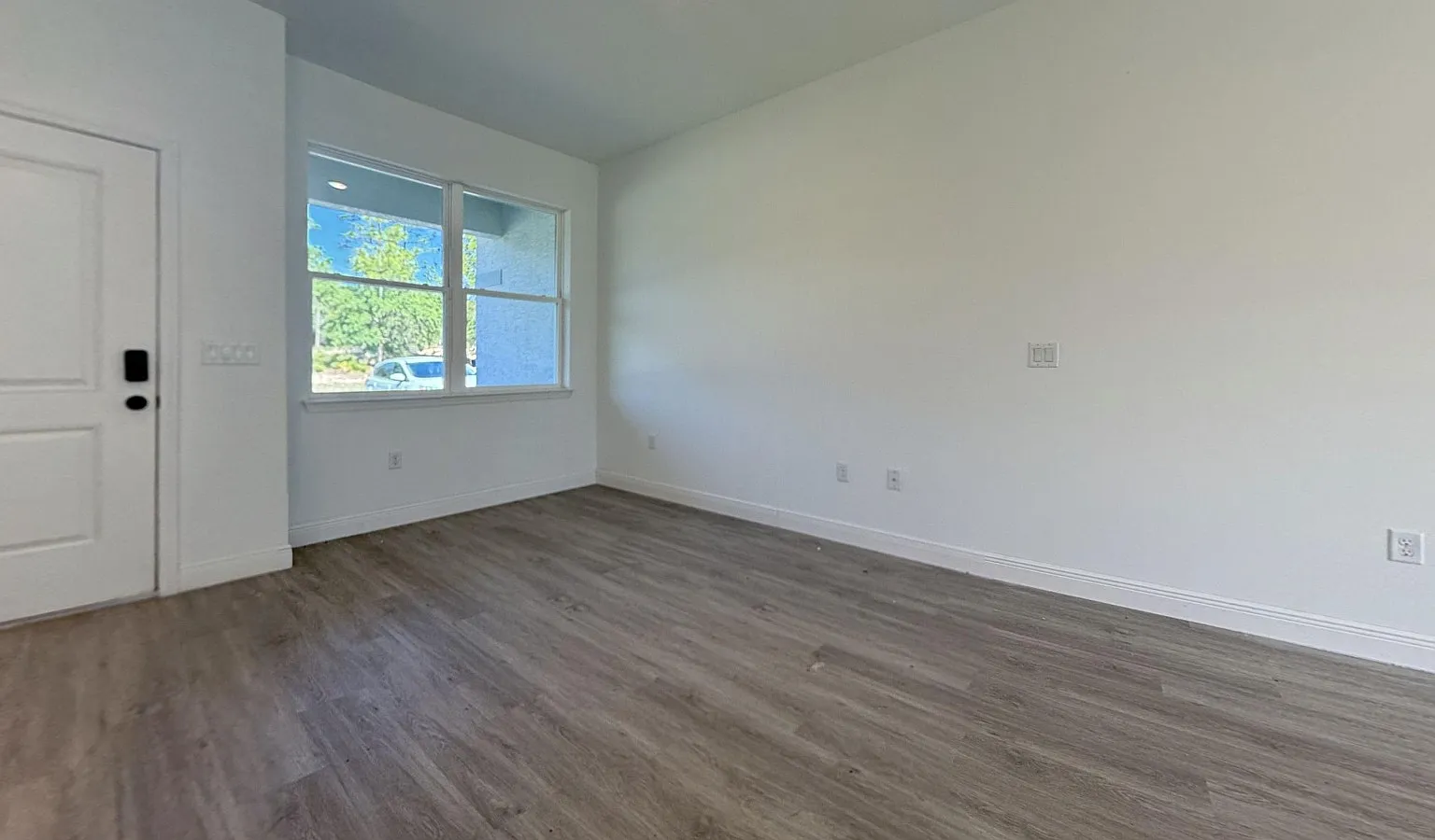 4 bed, 1587 sqft, $1,800 — Photo 2