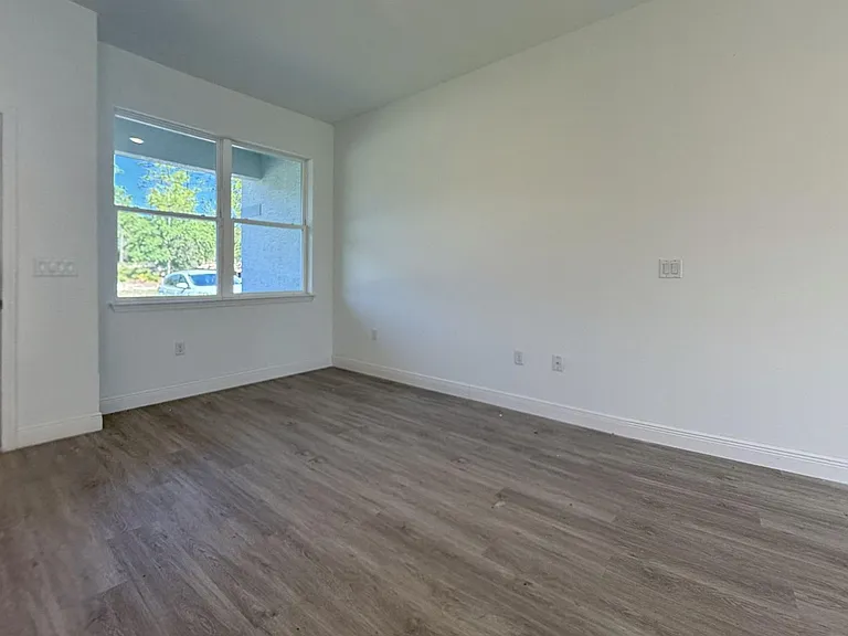 6575 N Grayton Ter — Photo 2
