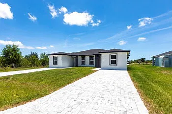 3 bed, 2.0 bath, $1,600 — Photo 2