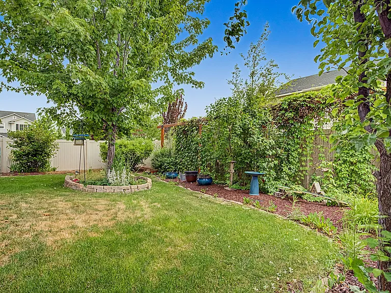 5140 N Elmstone Ave — Photo 32