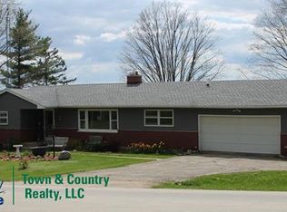 18565 W Mound Rd, Platteville, WI 53818