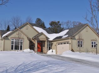 11203 N River Birch Dr, Mequon, WI 53092