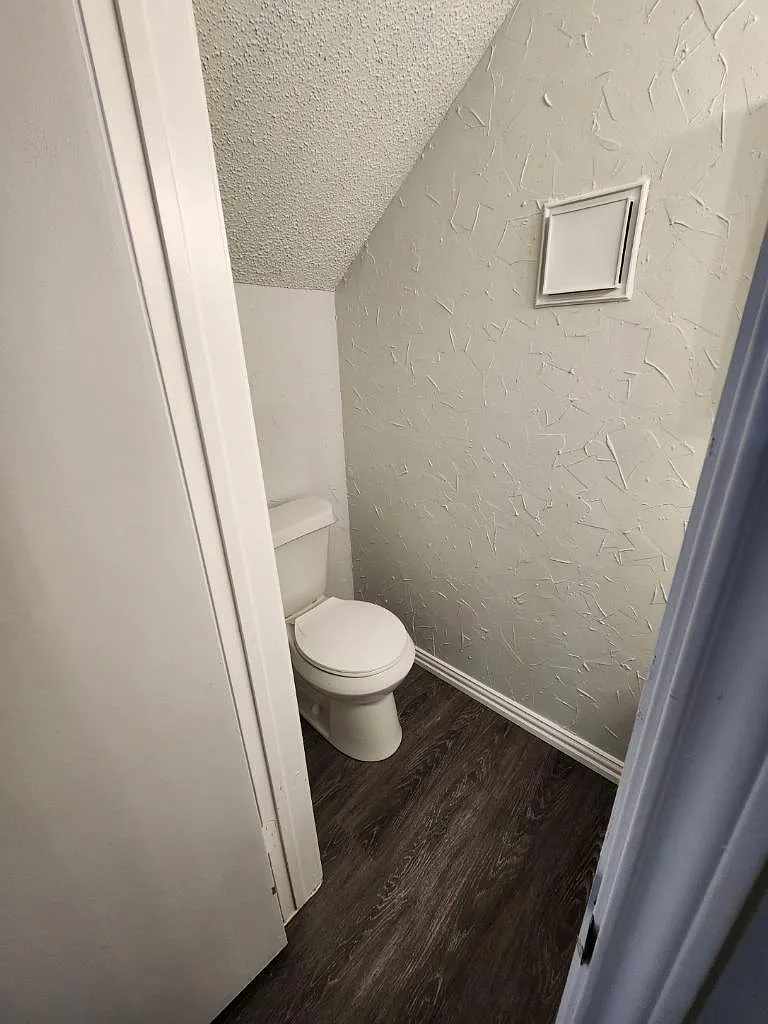 2 bed, 1.5 bath, 744 sqft, $1,250 — Photo 3