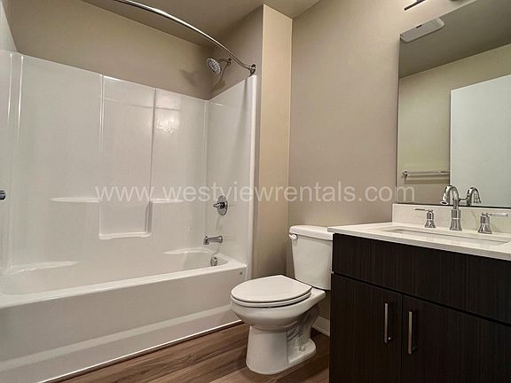 2nd image of 1404 11th St #10725728
