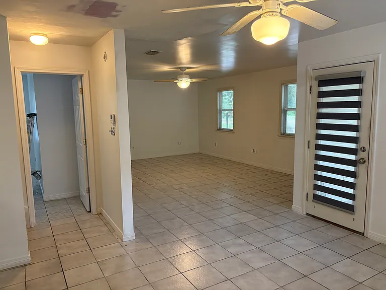 2279 Wallace Cir — Photo 5