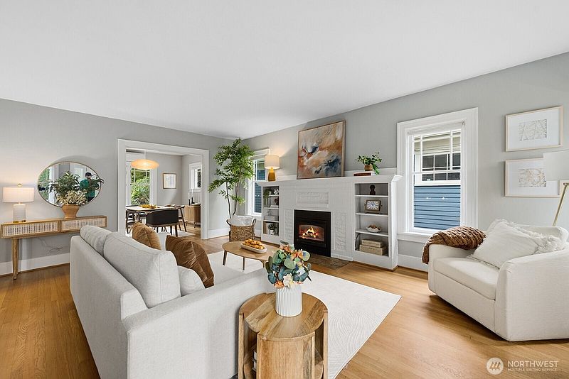 4th image of 6238 28th Avenue NE