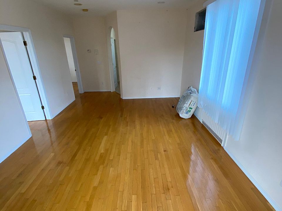 1st image of 1836 E 14th St #3