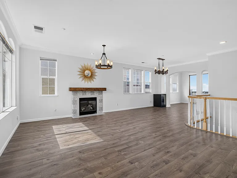 208 Goodwin Dr — Photo 5