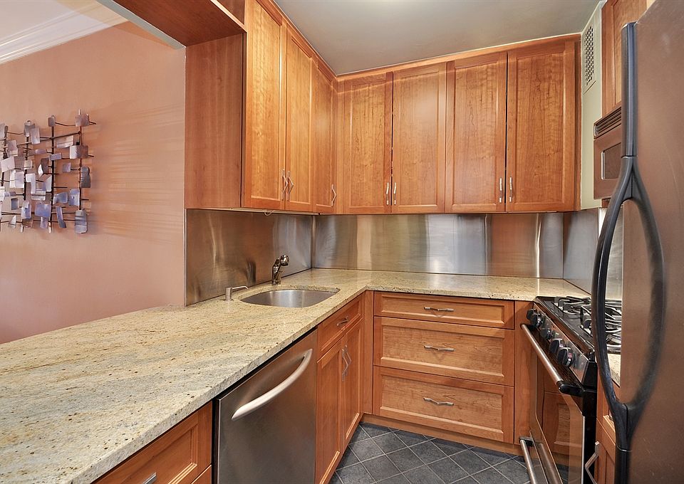 1st image of 165 W 66th St APT 10F