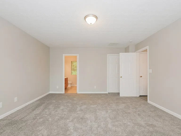 1974 Oak Terrace Dr SE — Photo 10