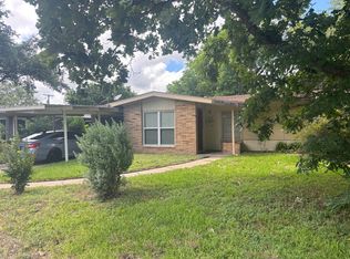 806 Fern Ln, Victoria, TX 77904