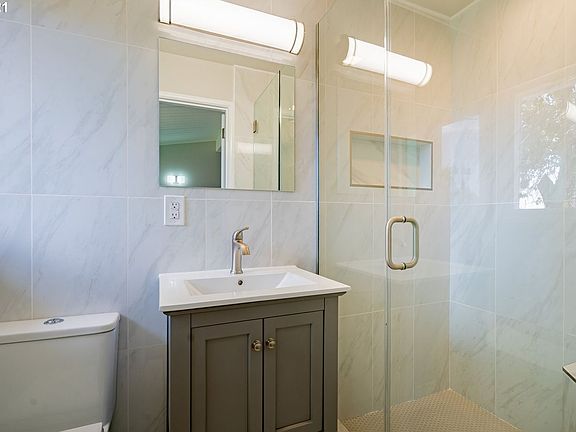 5th image of 2711 NW Madrona St