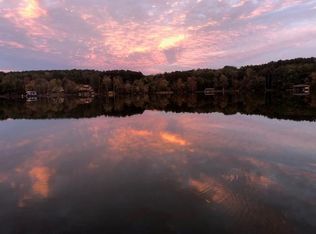 560 Long Branch Dr, La Crosse, VA 23950