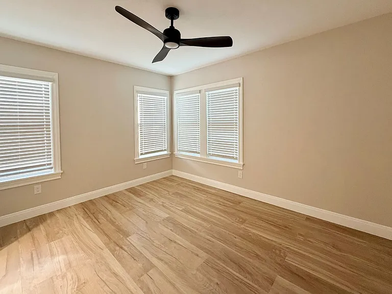 1214 Donaldson Ave — Photo 4