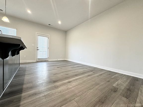 2nd image of 1423 Newell Towns Ln