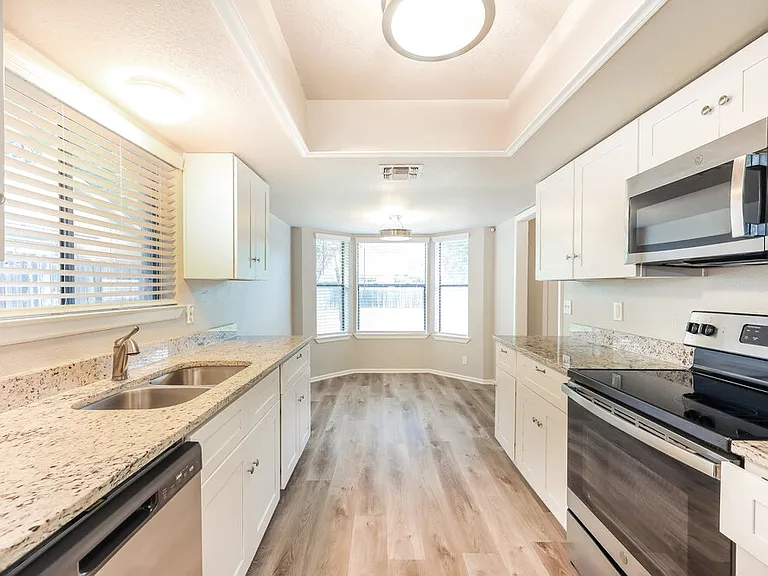 2743 Knoll Tree St — Photo 8