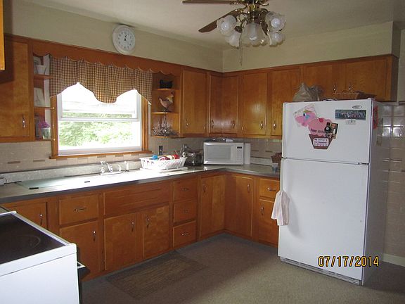 4th image of 15690 Maple Dr