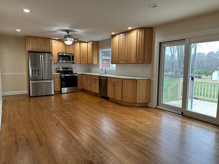 128 Center Rd — Photo 8