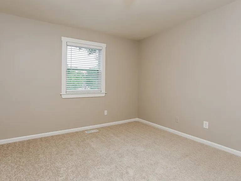 2661 Deerfield Cir — Photo 15