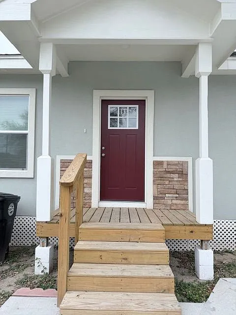 3 bed, 2.0 bath, 1000 sqft, $1,300 — Photo 2