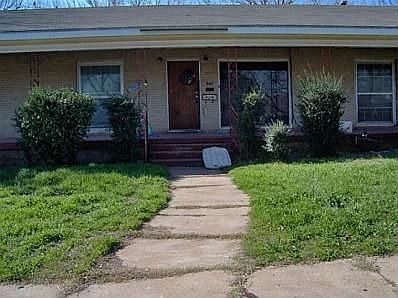 1st image of 900 Avenue H