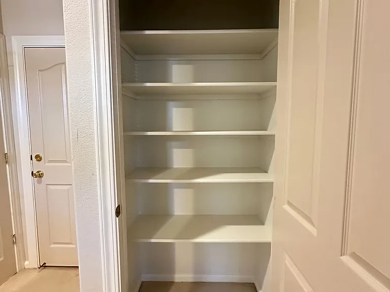 2 Bedroom, 2 Bathroom Townhouse with Attached Garage and Washer/Dryer Hookups! — Photo 9