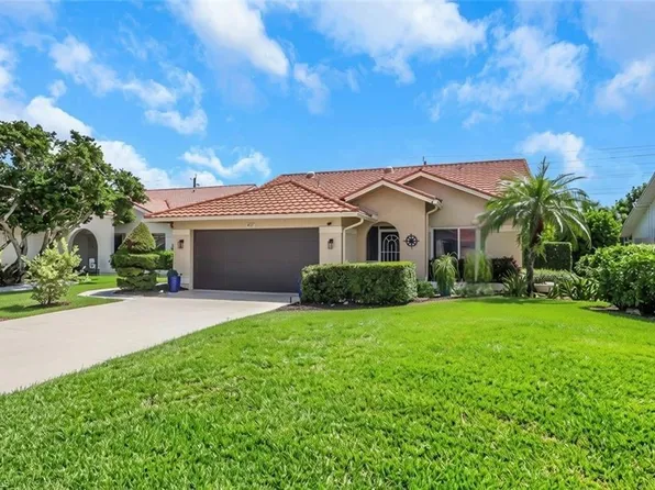 437 Fox Den CIR, NAPLES, FL 34104