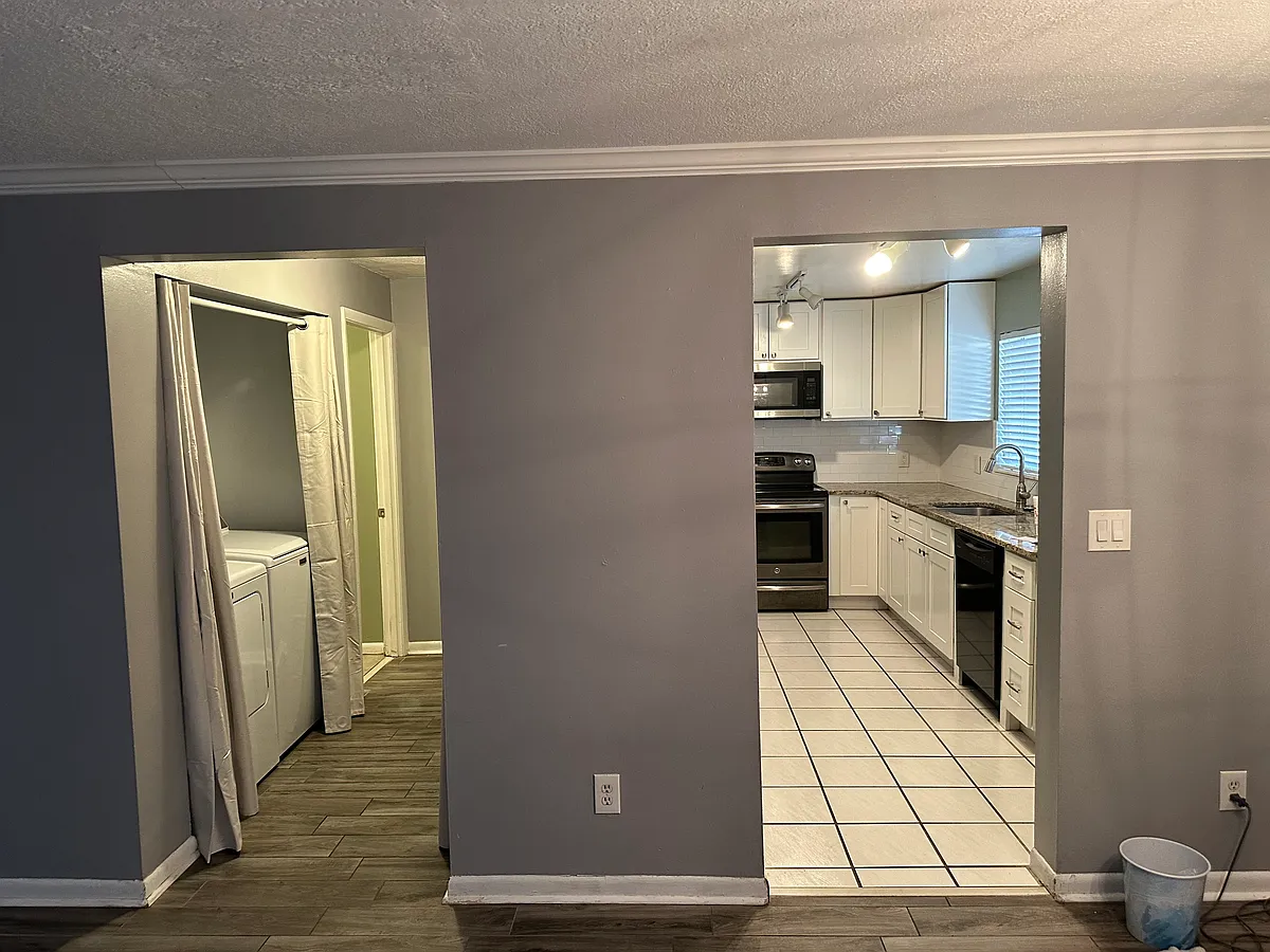 Building Photo - 6315 Newtown Cir #15A1