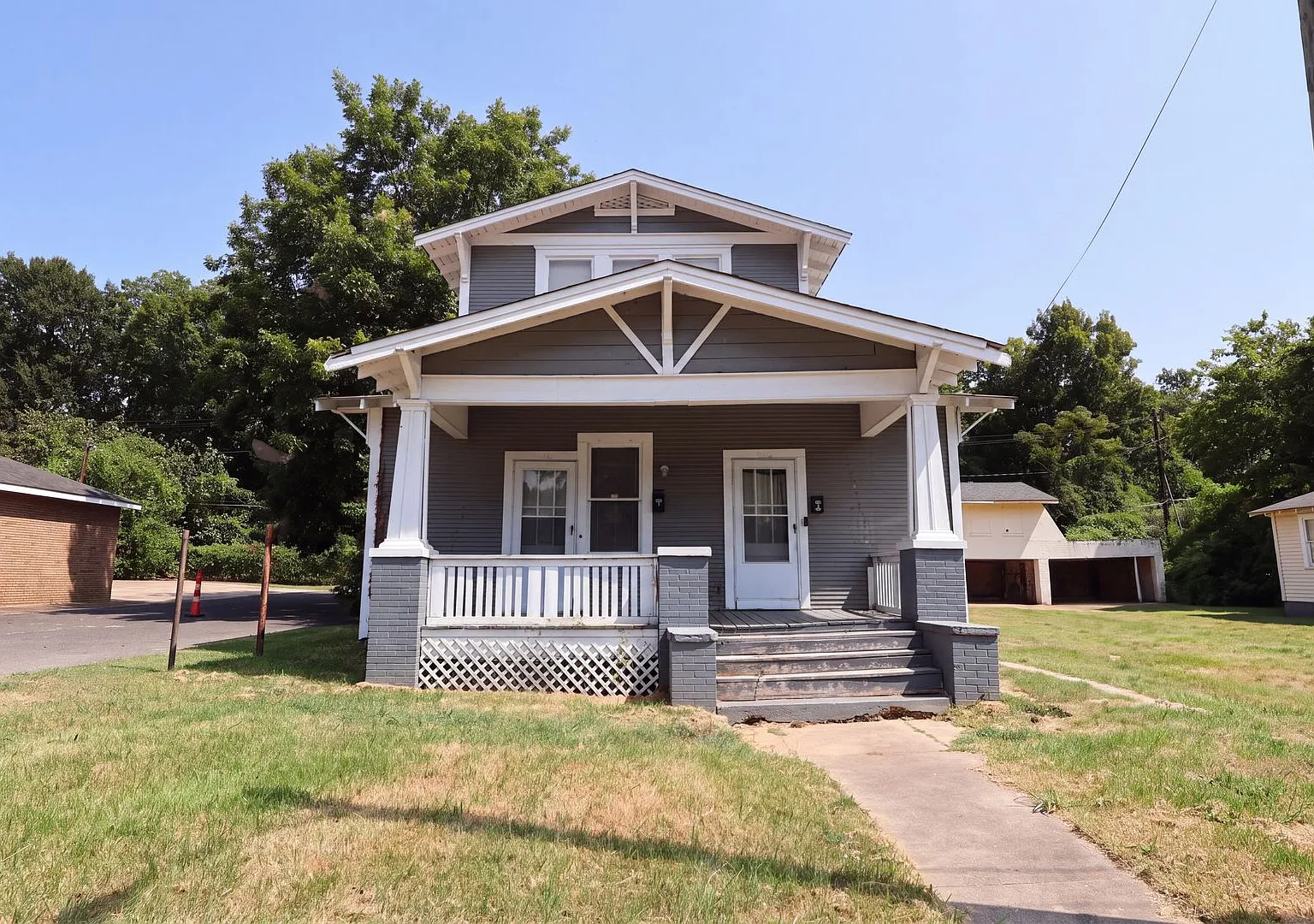 Highland 3 Bedroom / 1 Bath — Photo 1
