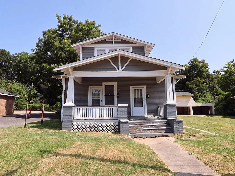 628 Olive St
