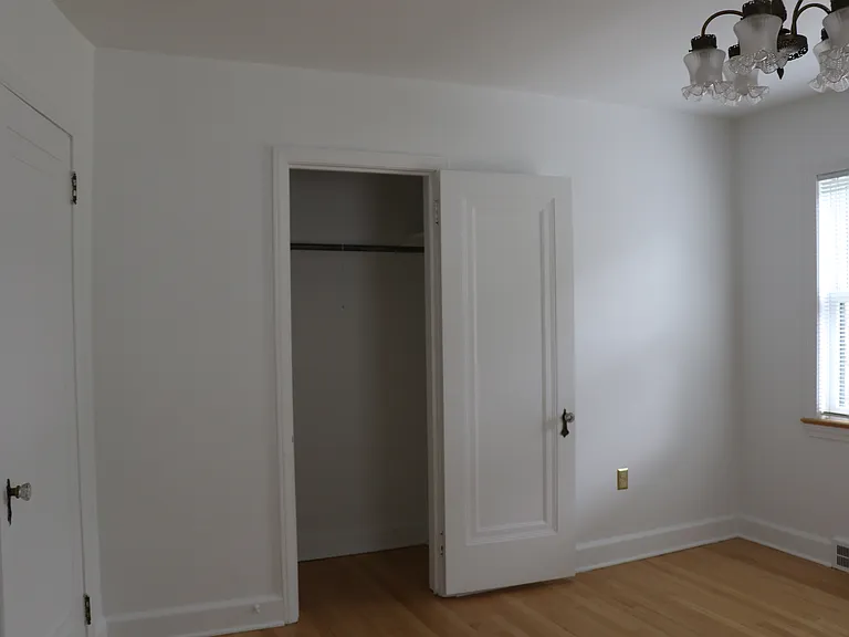 221 Green Ave #LWR — Photo 15