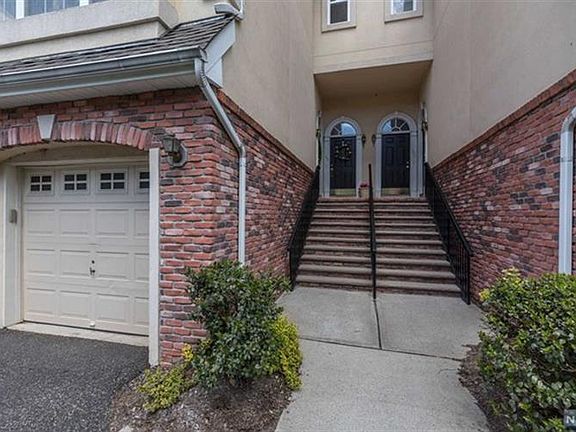 2nd image of 144 Blue Heron Dr #144