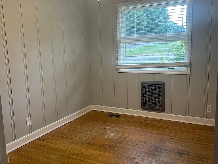 214 W Meadow Dr — Photo 9