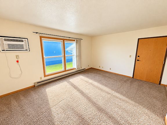 4th image of 812 Canyon Ave #8