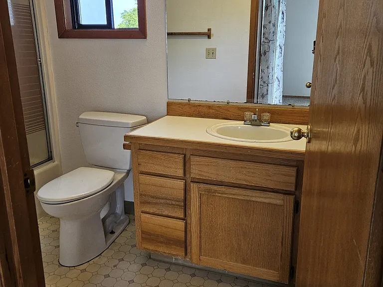 master bathroom upstairs