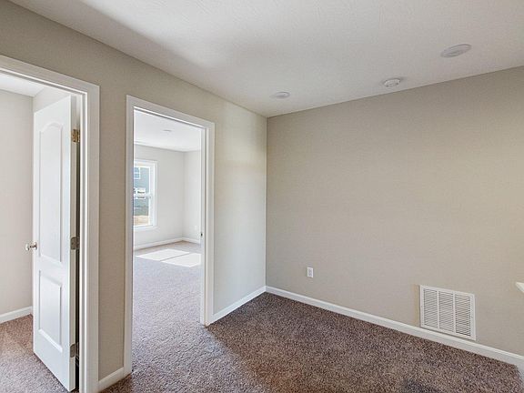 3rd image of 10118 Lucille Ln #10118