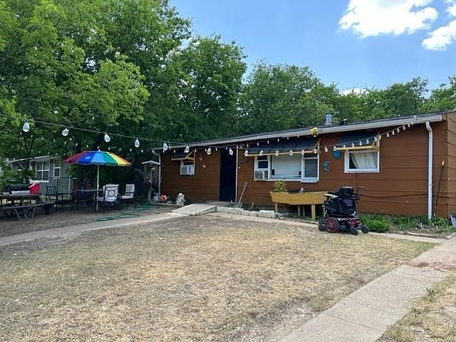 1st image of 805 Evergreen Dr