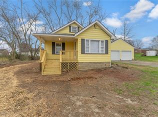 599 Karolina Dr, Campbell, OH