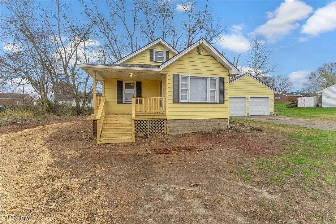 599 Karolina Dr photo 1