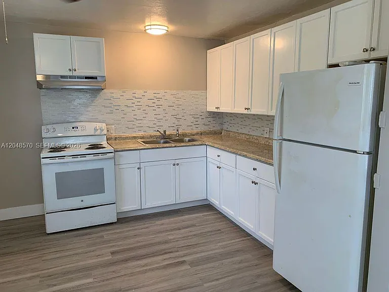 6317 SW 18th St #1 — Photo 9