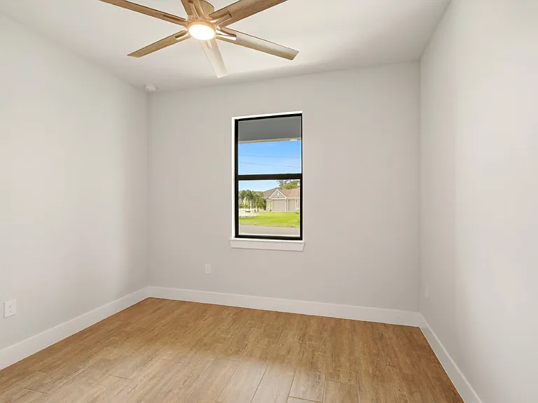 3518 NE 21st Pl — Photo 25